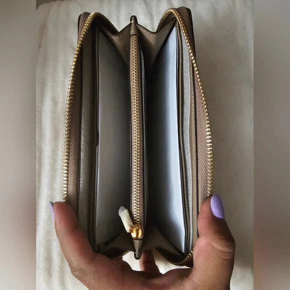 Kate Spade Wallet - Picture 3 of 7